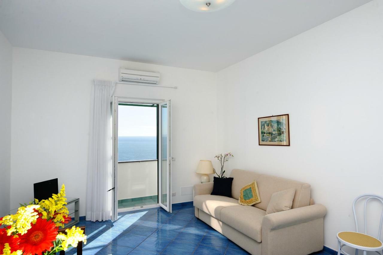 Amalfi Blue Flowers A Exterior photo